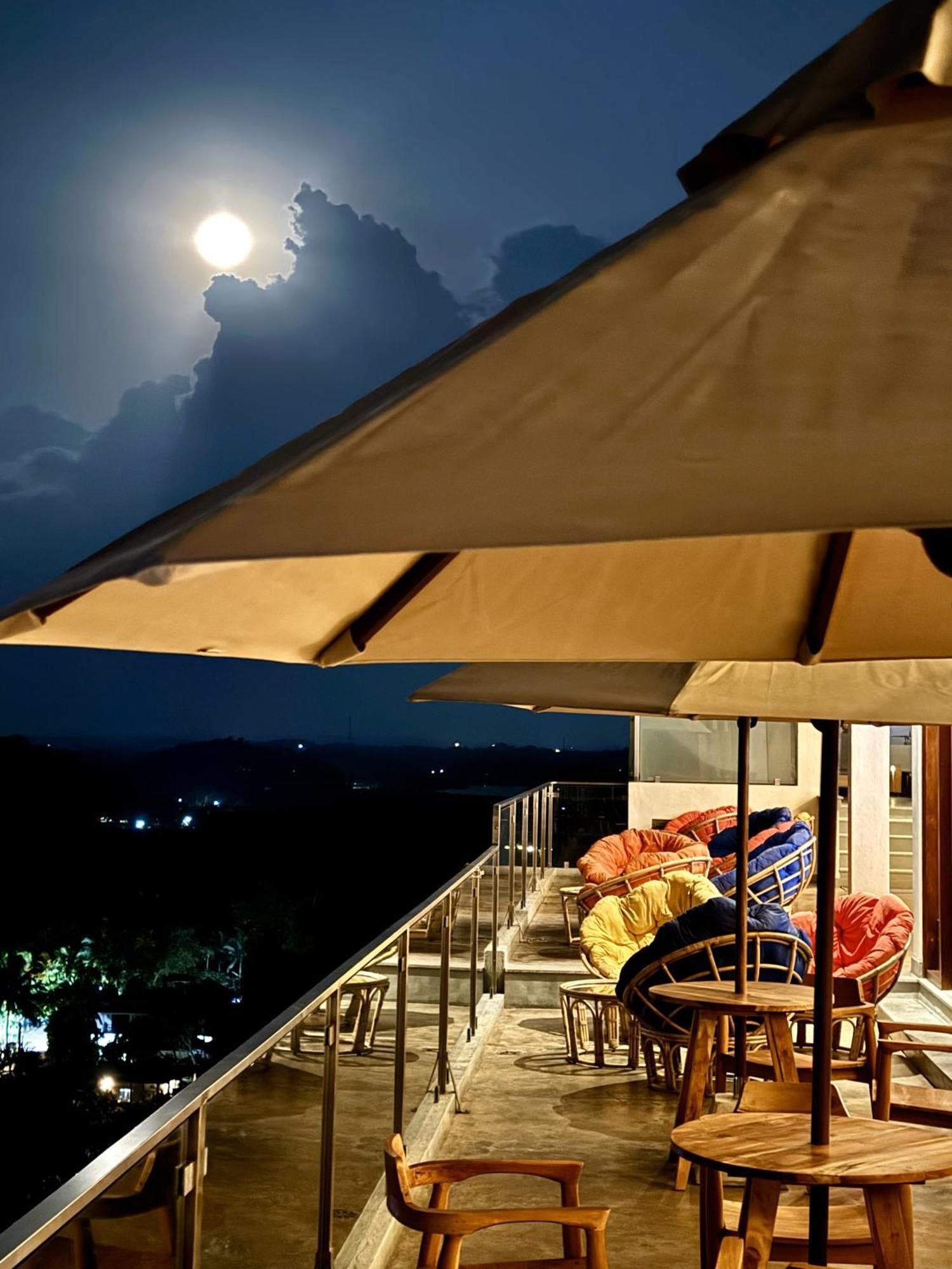 Coastline Mirissa Boutique Hotel And Spa Εξωτερικό φωτογραφία